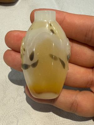 A collection of ten Chinese agate snuff bottles, 20th C. — photo 26