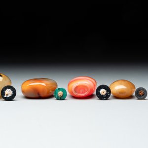 A collection of ten Chinese agate snuff bottles, 20th C. — photo 7