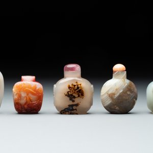 A collection of ten Chinese agate snuff bottles, 20th C. — photo 8