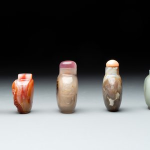A collection of ten Chinese agate snuff bottles, 20th C. — photo 9