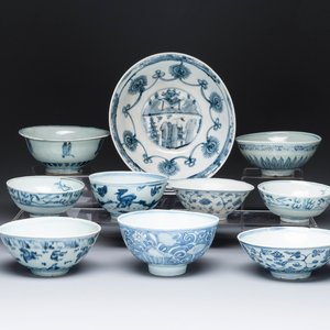 A collection of ten Chinese blue and white bowls, Ming — 照片 1
