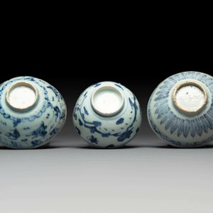 A collection of ten Chinese blue and white bowls, Ming — foto 6