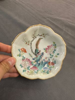 A collection of ten Chinese blue, white, famille rose and qianjiang cai wares, signed Yongzhen Shi 永真氏, 18/19th C. — photo 14