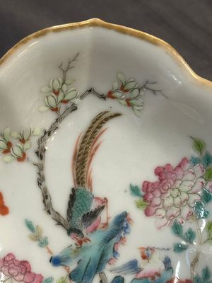 A collection of ten Chinese blue, white, famille rose and qianjiang cai wares, signed Yongzhen Shi 永真氏, 18/19th C. — photo 16