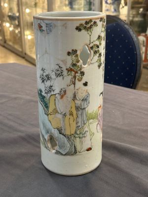 A collection of ten Chinese blue, white, famille rose and qianjiang cai wares, signed Yongzhen Shi 永真氏, 18/19th C. — photo 21