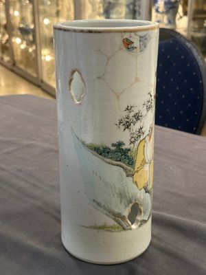 A collection of ten Chinese blue, white, famille rose and qianjiang cai wares, signed Yongzhen Shi 永真氏, 18/19th C. — photo 22