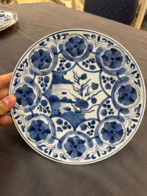 A collection of ten Chinese blue, white, famille rose and qianjiang cai wares, signed Yongzhen Shi 永真氏, 18/19th C. — photo 42