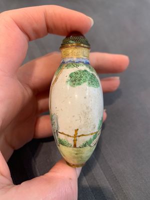 A collection of ten Chinese Canton enamel and porcelain snuff bottles, Qianlong mark, 19/20th C. — photo 14