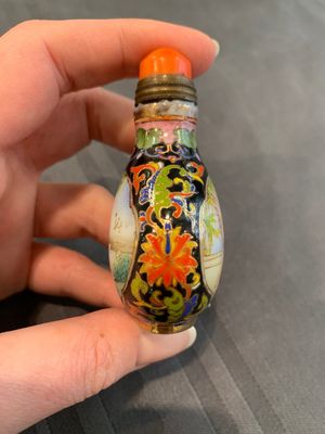 A collection of ten Chinese Canton enamel and porcelain snuff bottles, Qianlong mark, 19/20th C. — photo 40