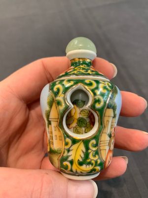 A collection of ten Chinese Canton enamel and porcelain snuff bottles, Qianlong mark, 19/20th C. — photo 59