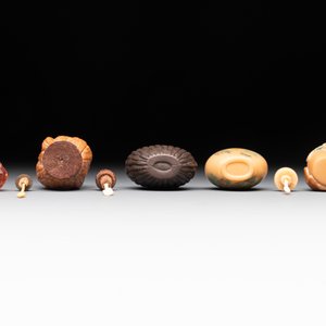 A collection of ten Chinese snuff bottles, 20th C. — photo 13