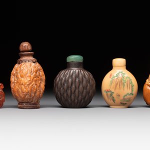 A collection of ten Chinese snuff bottles, 20th C. — photo 10
