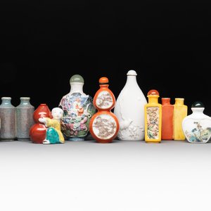 A collection of ten Chinese snuff bottles, various marks, 19/20th C. — photo 1