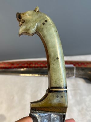 A collection of three daggers decorated with jade, silver and gold and an Indian mogul sword, India, 17/19th C. — foto 15