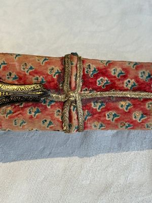 A collection of three daggers decorated with jade, silver and gold and an Indian mogul sword, India, 17/19th C. — foto 35