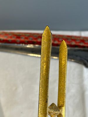 A collection of three daggers decorated with jade, silver and gold and an Indian mogul sword, India, 17/19th C. — foto 7