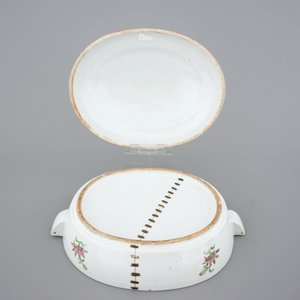 A collection of various Chinese Canton rose medallion wares, 19th C. — foto 5