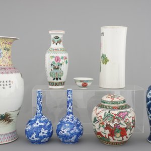 A collection of various Chinese porcelain vases, 19/20th C. — foto 3