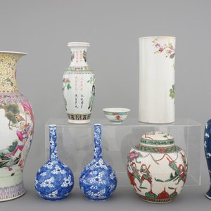 A collection of various Chinese porcelain vases, 19/20th C. — foto 4