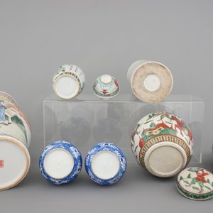 A collection of various Chinese porcelain vases, 19/20th C. — foto 6