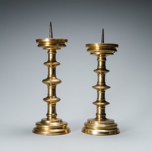 A composite pair of brass alloy candlesticks, Germany, 16th C. — photo 5
