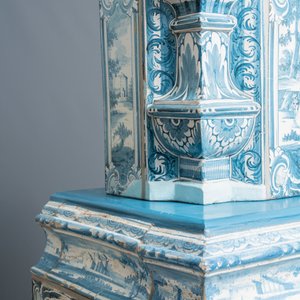 A composite stove with blue and white stove tiles, Nurnberg faience, Germany, 18th C. — 照片 3