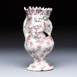 A continental manganese- and white-splashed pottery money bank, 18/19th C. — 照片 3
