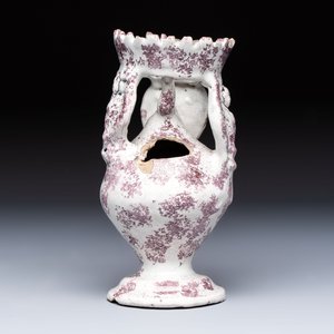 A continental manganese- and white-splashed pottery money bank, 18/19th C. — 照片 4