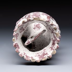 A continental manganese- and white-splashed pottery money bank, 18/19th C. — 照片 5