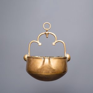A copper 'lavabo' water bowl, Flanders, 15th C. — 照片 3