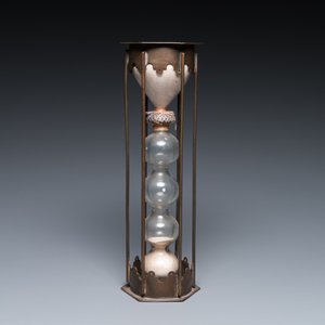 A copper-mounted glass hourglass, probably France, 1st half 18th C. — photo 2