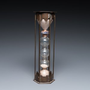 A copper-mounted glass hourglass, probably France, 1st half 18th C. — photo 4