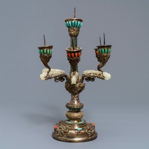 A coral and turquoise-inlaid silver and jade candlestick, China or Tibet, 18/19th C. — 照片 2