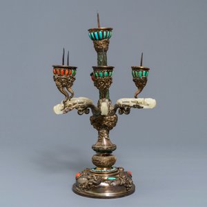 A coral and turquoise-inlaid silver and jade candlestick, China or Tibet, 18/19th C. — 照片 4