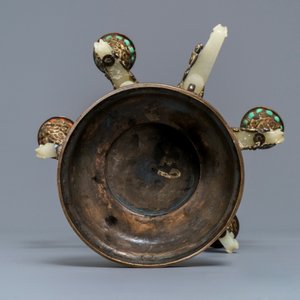 A coral and turquoise-inlaid silver and jade candlestick, China or Tibet, 18/19th C. — 照片 7