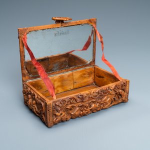 A corozo wood casket with scenes from William Tell, France, 18/19th C. — photo 8