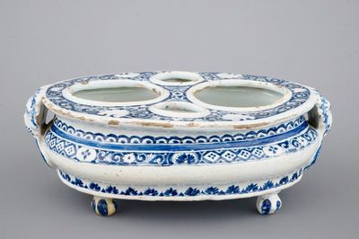 A cruet stand, blue and white Rouen pottery, 18th C.