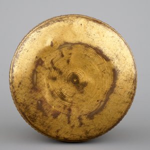 A cylindrical brass box and cover, 16/17th C., probably Nuremberg — photo 6