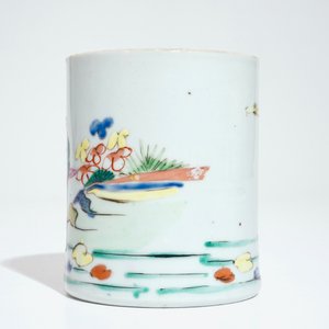 A cylindrical Chinese famille rose brushpot with figures in a garden, Qianlong — photo 2