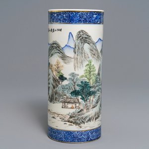 A cylindrical Chinese qianjiang cai hat stand, signed Wang Youtang, 20th C. — 照片 1
