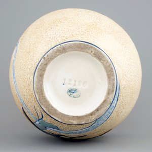 A Czech Amphora art deco vase with birds, early 20th C. — 照片 6
