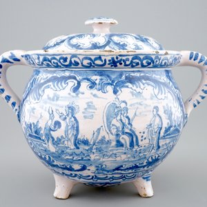 A dated blue and white spouted bowl with biblical scenes, Harlingen, Friesland, 1718 — 照片 6