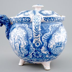 A dated blue and white spouted bowl with biblical scenes, Harlingen, Friesland, 1718 — 照片 7