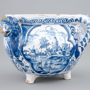 A dated blue and white spouted bowl with landscapes, Harlingen, Friesland, 1708 — 照片 2