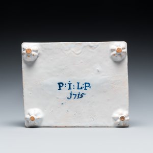 A Delft-style blue and white faience inkwell, probably Germany, signed and dated 1715 — photo 6