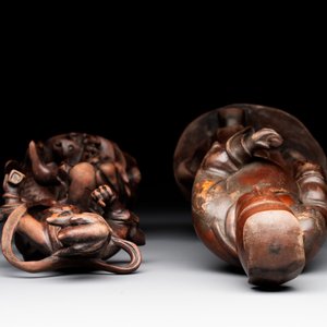 A diverse group of six Chinese lacquered wood and wooden sculptures, 19/20th C. — 照片 12