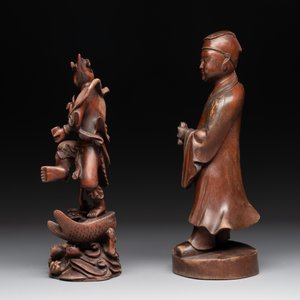 A diverse group of six Chinese lacquered wood and wooden sculptures, 19/20th C. — 照片 9