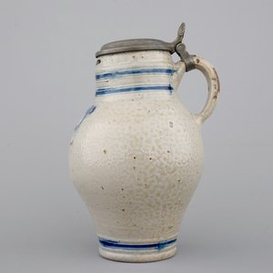 A documentary Westerwald jug with pewter measure of Mechelen, 17/18th C. — 照片 2
