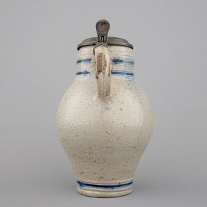 A documentary Westerwald jug with pewter measure of Mechelen, 17/18th C. — 照片 3