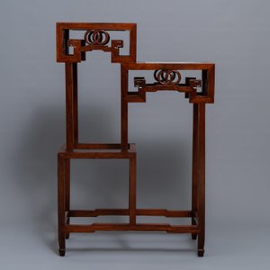 A double Chinese wooden display stand with marble tops, 19/20th C. — 照片 2